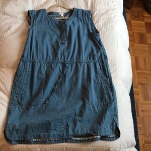 Sleeveless denim dress